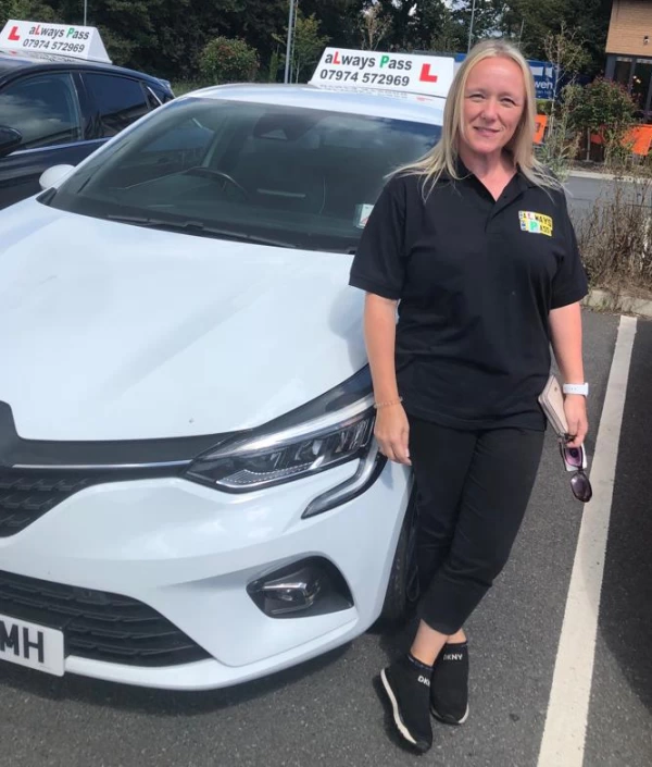 Driving instructor in Farnborough